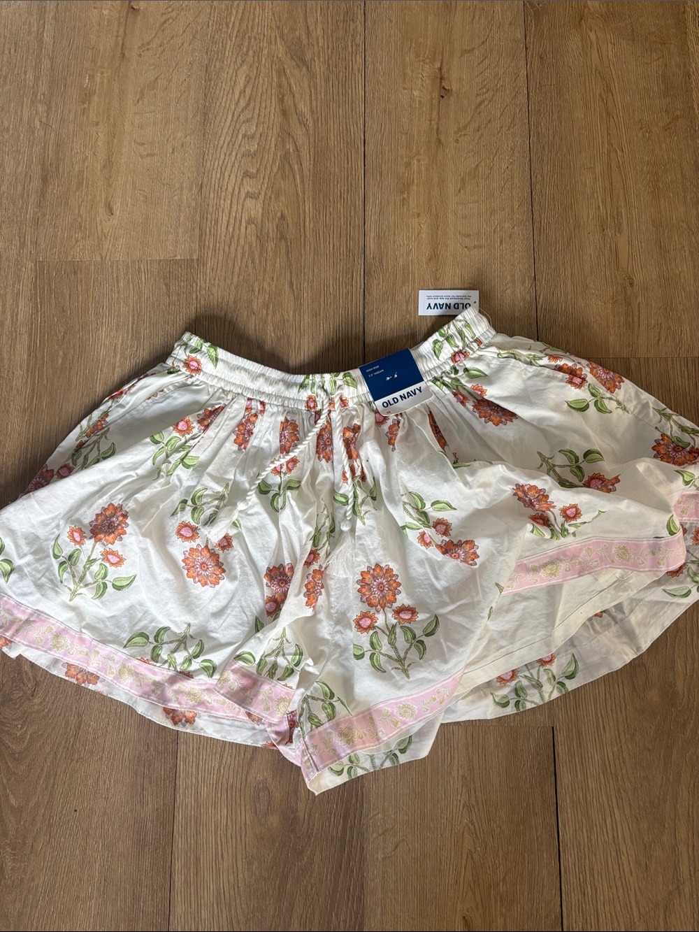Old Navy White Floral Elastic-Waist Shorts with Pink Trim